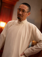 尹老板（王劲松饰演）