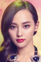向天微（张嘉倪饰演）