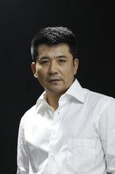 龙笑之（孙淳饰演）
