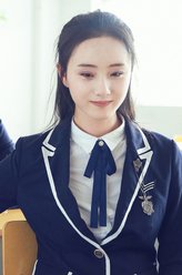 关心怡（邓郁立饰演）