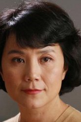 李英（严晓频饰演）