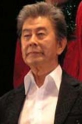 小栗龙太郎（宇津井健饰演）