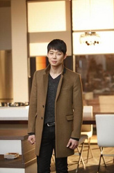 韩正宇（朴有天饰演）