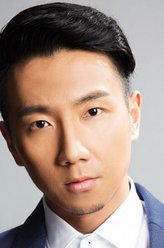 洪小帅（于笑饰演）