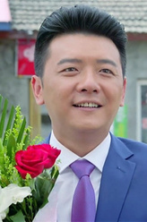 郑合适（肖光奕饰演）