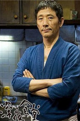 厨师（小林薫饰演）