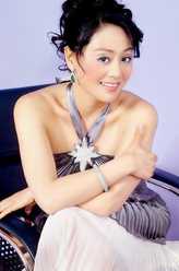 吴生（王姬饰演）