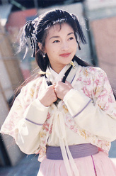 郭襄（李绮虹饰演）