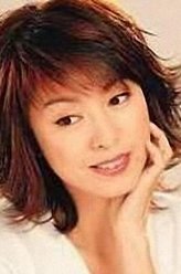 萍姨（米雪饰演）