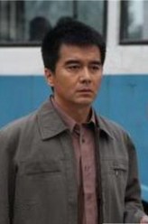 小林（许亚军饰演）