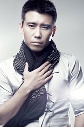 戈亚军（李乃文饰演）