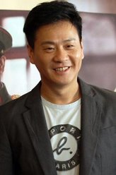叶大龙（连奕名饰演）