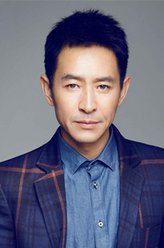 黄哲（郭晓峰饰演）