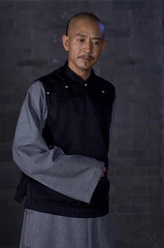 何思圣（郭晓峰饰演）