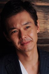 渡部笃郎（渡部笃郎饰演）
