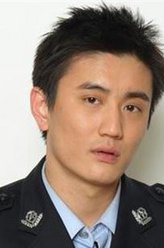 秦必成（叶静饰演）