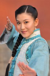 李云馨（李彩桦饰演）