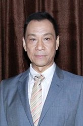 谭冰父（王学圻饰演）