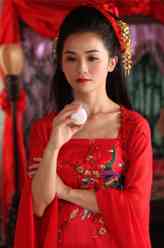 唐小婉/宁馨（蔡卓妍饰演）