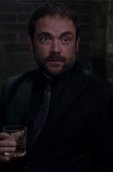 Crowley（马克·谢泼德饰演）
