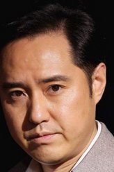 小石（冯雷饰演）