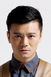 郭小北（唐以诺饰演）
