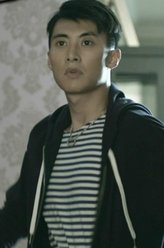 凌小松（萧浩冉饰演）