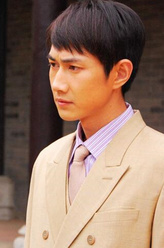 杜霄云（何明翰饰演）