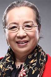 吴母（李明启饰演）