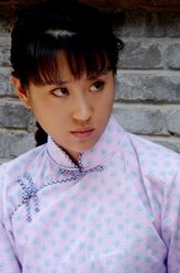 玲子（苗圃饰演）