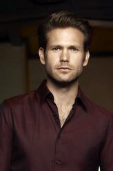 Alaric·Saltzman（马修·戴维斯饰演）