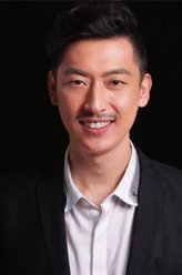 吴胆（曲少石饰演）