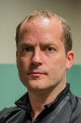Gary Weller（里克·沃登饰演）