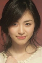 柳江美（李沇熹饰演）