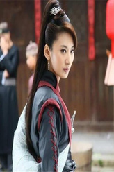 柳青衣（郭珍霓饰演）