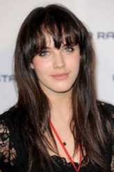 Charlotte Wells（杰西卡·布朗·芬德利饰演）
