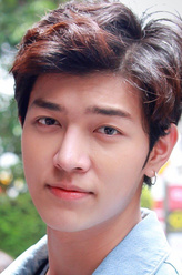 Phana（英迪帕·塔尼饰演）