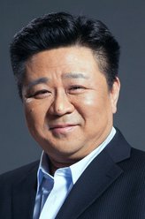 袁世凯（梁冠华饰演）