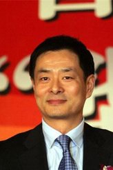 权正阳（濮存昕饰演）
