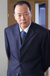 何伟（侯天来饰演）