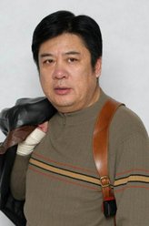 沈超（张潮饰演）