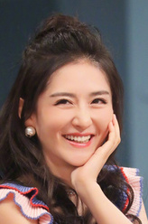华筝（谢娜饰演）
