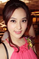 萌萌（王子子饰演）