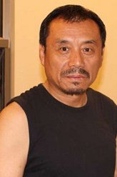 松本（赵毅维饰演）