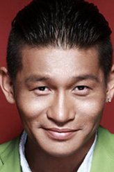 小顾（余皑磊饰演）
