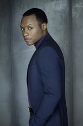 Clive Babinaux（马尔科姆·古德温饰演）