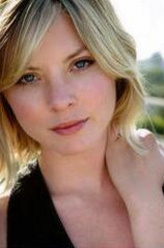 Rhonda Lyon/朗达·里昂（凯瑟琳·道布尔迪饰演）