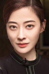赵青笠（梅婷饰演）