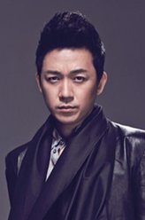 焦仲卿（潘粤明饰演）