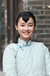 喜妮儿（杨梅饰演）